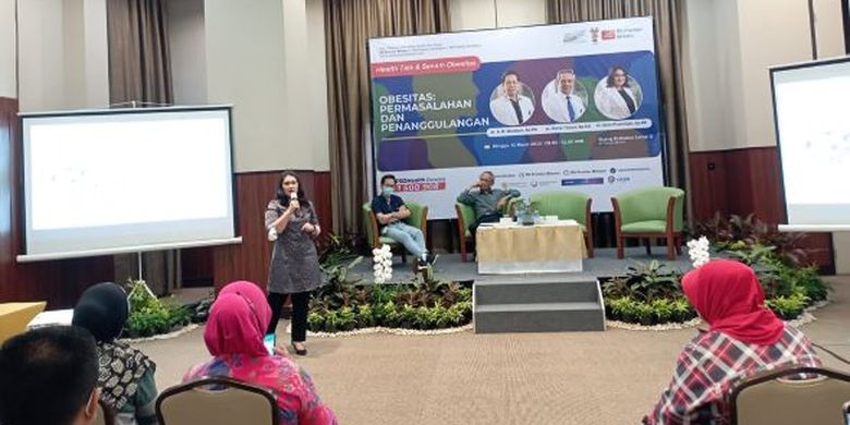 Dalam seminar Hari Obesitas Sedunia, 12 Maret 2023 di Rumah Sakit (RS) Premier Bintaro, Tangerang Selatan, topik obesitas mengemuka sebagai penyakit yang perlu mendapatkan intervensi komprehensif.
