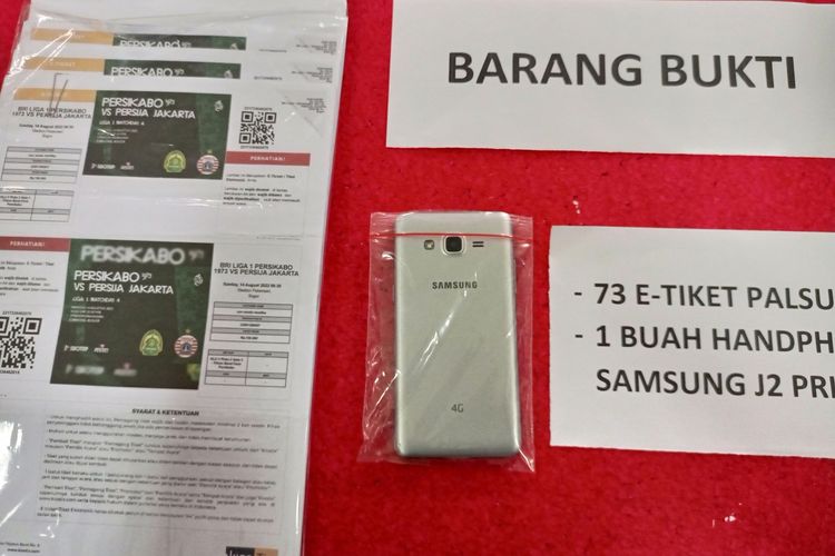 Polres Bogor merilis kasus pemalsuan tiket pertandingan sepak bola di Mapolres Bogor, Cibinong, Kabupaten Bogor, Jawa Barat, Jumat (19/8/2022).