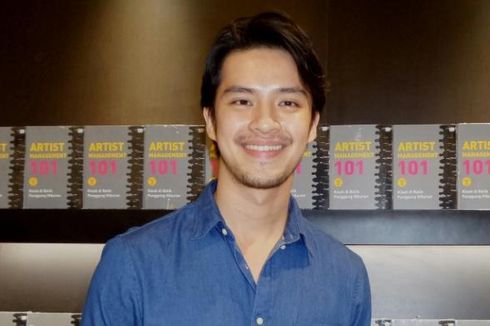 Morgan Oey Memerankan Penyandang Alzheimer