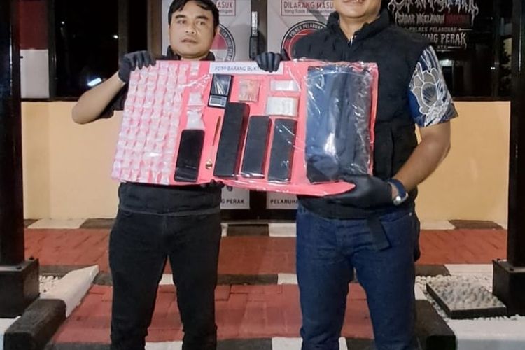 Gudang Berisi Ratusan Gram Sabu di Surabaya Digerebek, Seorang Pemuda Diciduk