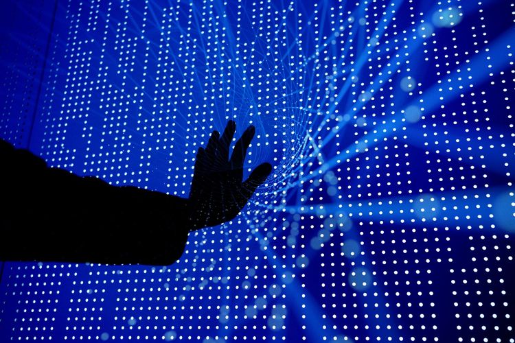 Penggunaan GenAI dalam operasional bisnis perbankan dan keuangan memberikan banyak peluang menguntungkan tidak terduga. 