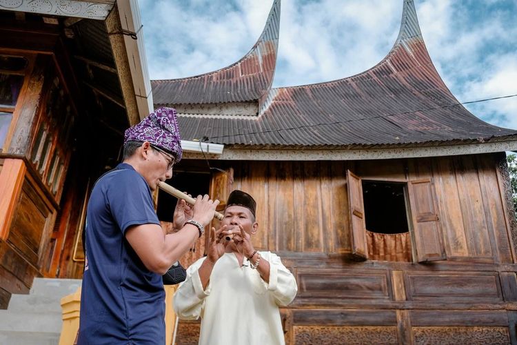 Menparekraf Sandiaga Uno mengunjungi Desa Wisata Nagari Pariangan di Kabupaten Tanah Datar, Sumatera Barat. 