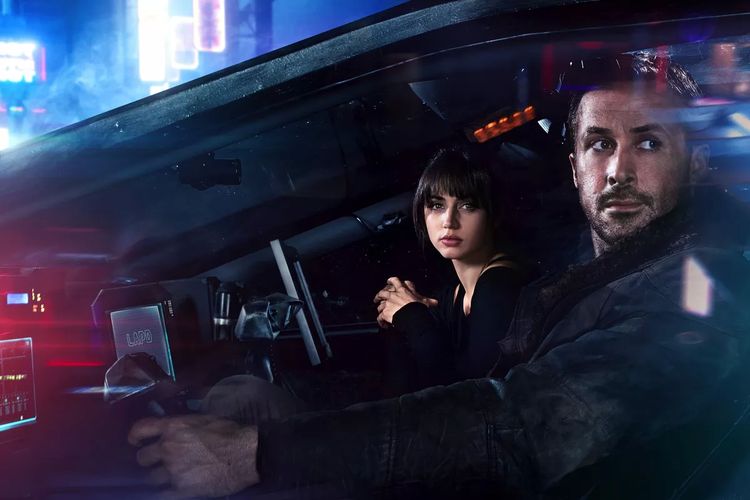 Ana de Armas dan Ryan Gosling dalam film Blade Runner 2049 