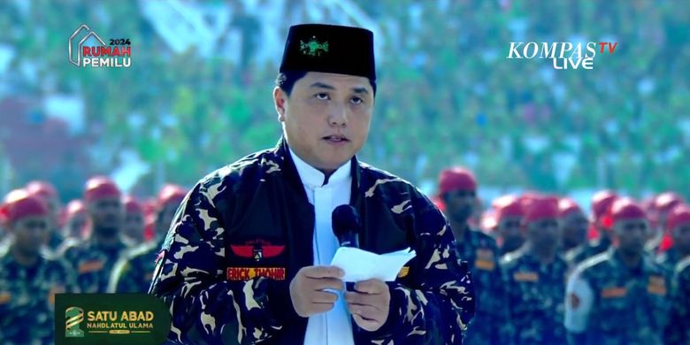 Menteri BUMN Erick Thohir berpidato di acara Resepsi Satu Abad NU di Sidoarjo, Jawa Timur, Selasa (7/2/2023).