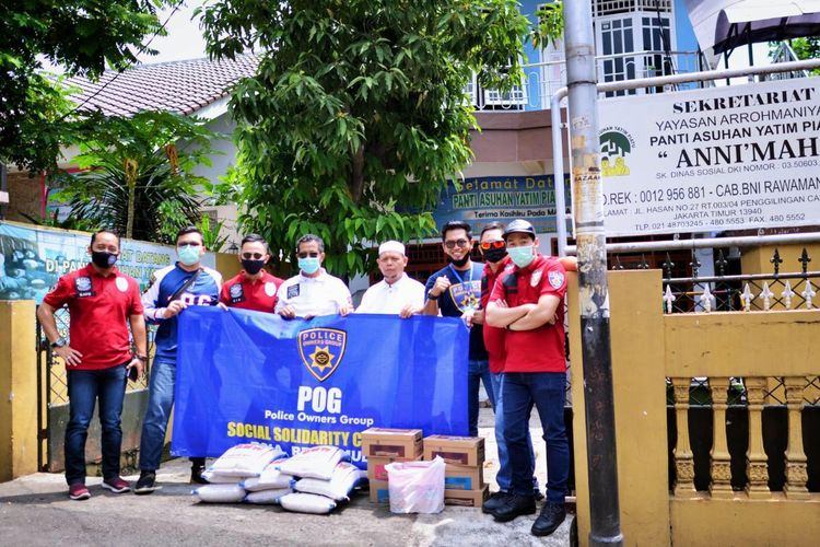 Komunitas moge Police Owner Group (POG) berdonasi di tengah pandemi Covid-19