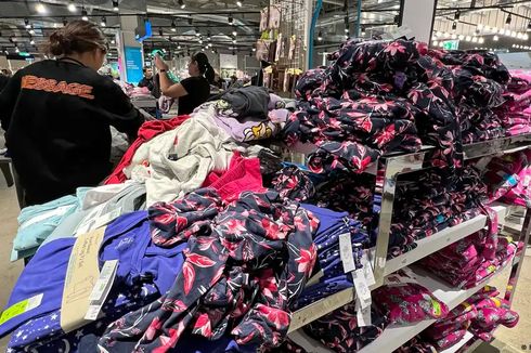 Uni Eropa Larang Pemusnahan Pakaian Tak Terjual