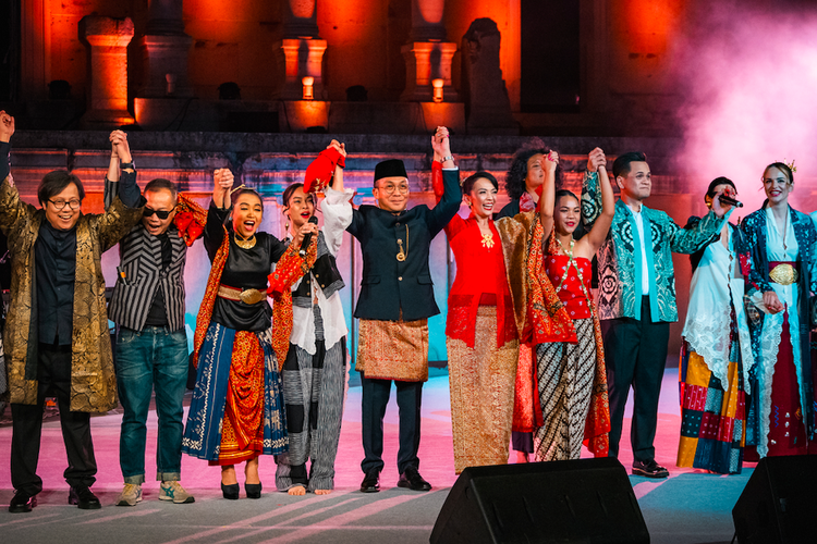 KBRI Sofia menggelar pertunjukkan Seni dan Budaya Harmonature: Harmonizing the Nature of Nusantara, di Kota Tua Plovdiv, Bulgaria, Kamis (8/6/2023).