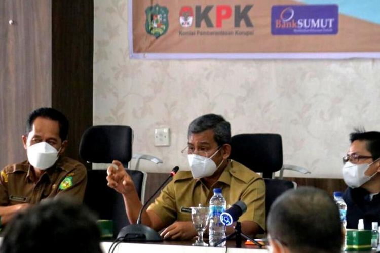 Sekretaris Daerah Pemkot Medan Wiriya Alrahman membuka sosialisasi sistem monitoring online pajak daerah melalui tapping box di aula kantor BPPRD Kota Medan, Senin (22/3/2021)