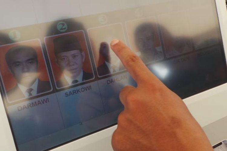 Ilustrasi. Simulasi e-voting dengan menggunakan teknologi buatan Badan Pengembangan dan Penerapan Teknologi (BPPT).