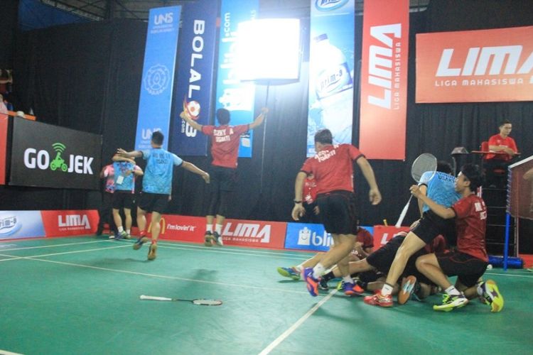 Tim bulutangkis putra Universitas Trisakti secara meyakinkan tampil sebagai jawara ajang  LIMA Badminton Nationals 2018 mengalahkan Universitas Semarang (USM)  3-0 pada final yang berlangsung di Surakarta, Minggu (6/5/2018).