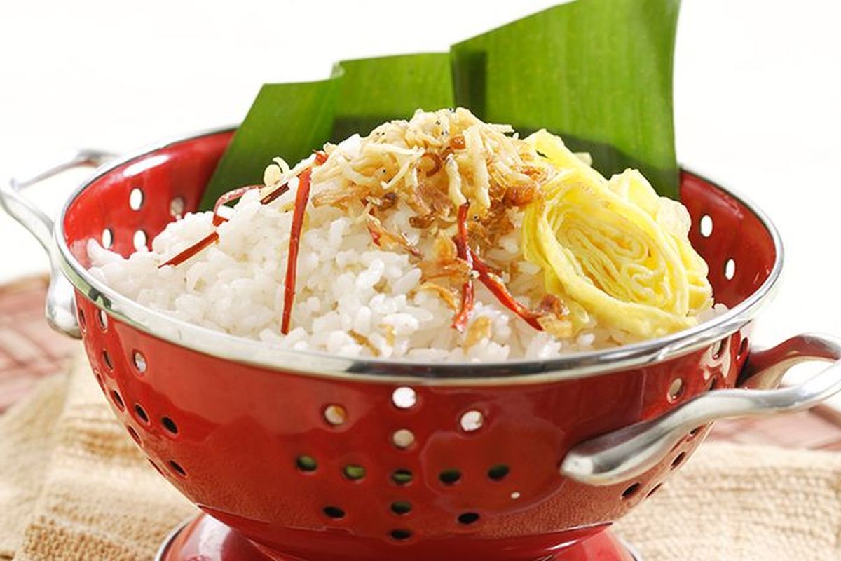 Ilustrasi nasi uduk rice cooker.