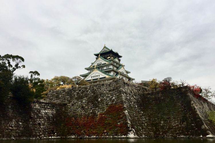 Ilustrasi Kastel Osaka di Osaka, Jepang.