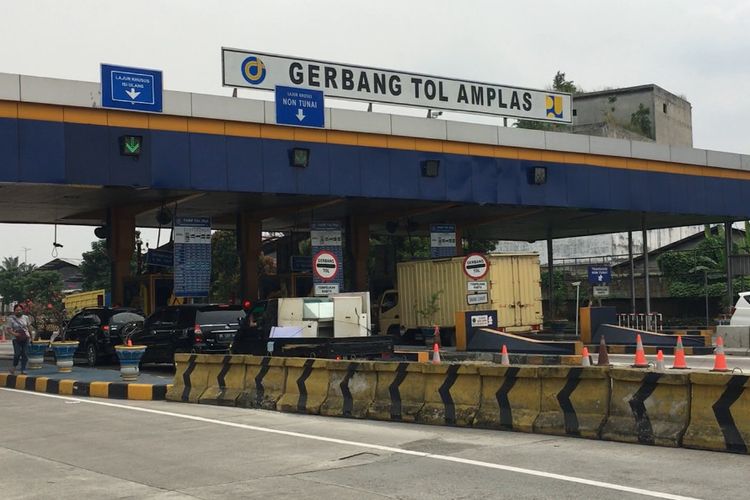 Suasa di Gerbang Tol Amplas, Medan, Senin (10/5/2021) terpantau sepi karena peniadaan mudik selama musim libur lebaran tahun ini.