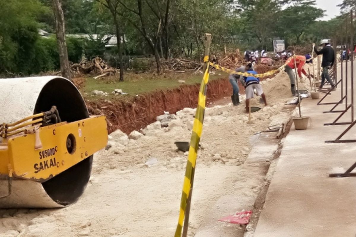 Jalan utama di Harvest City saat ini baru empat lajur, dan akan ditambah menjadi enam lajur atau tiga lajur di kiri dan kanan jalan. 