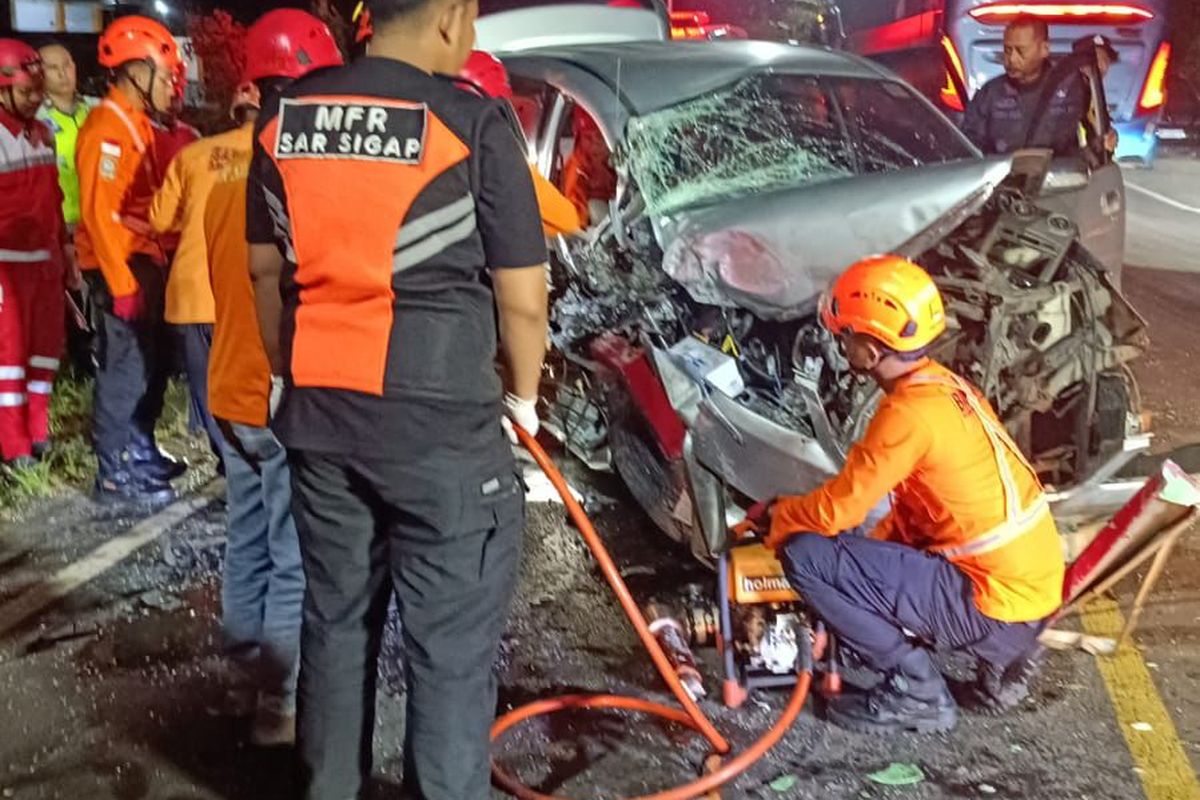 Kecelakaan lalu lintas terjadi di Jalur Selatan atau Jalan Daendels, tepatnya di Desa Pejagran, Kecamatan Ngombol, Kabupaten Purworejo, Selasa malam (17/3/2026).