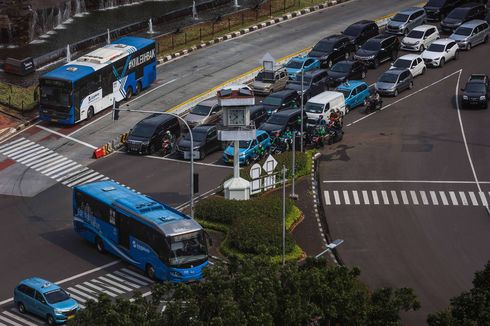 Imbas Demo di Patung Kuda, Sejumlah Halte Transjakarta Tak Layani Penumpang