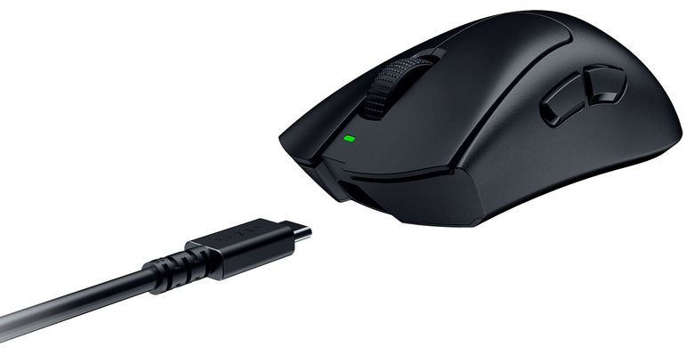 Razer DeathAdder V3 Hyperspeed dirancang dengan lekuk ergonomis untuk pengguna bertangan kanan