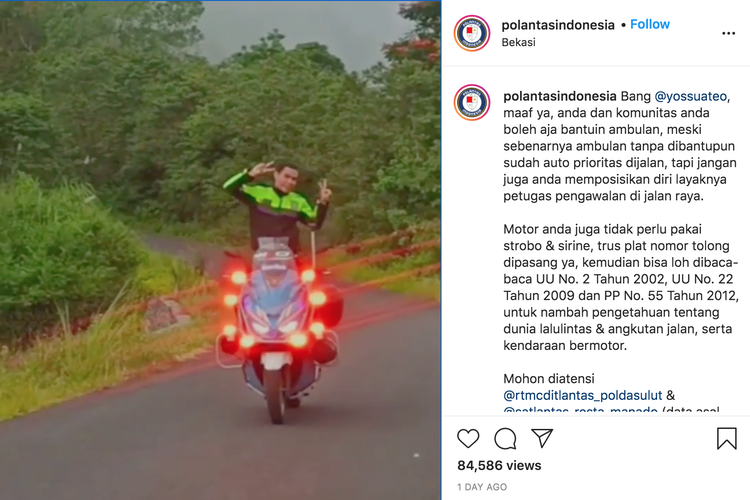 seorang pemuda pamer strobo dan sirene di motornya