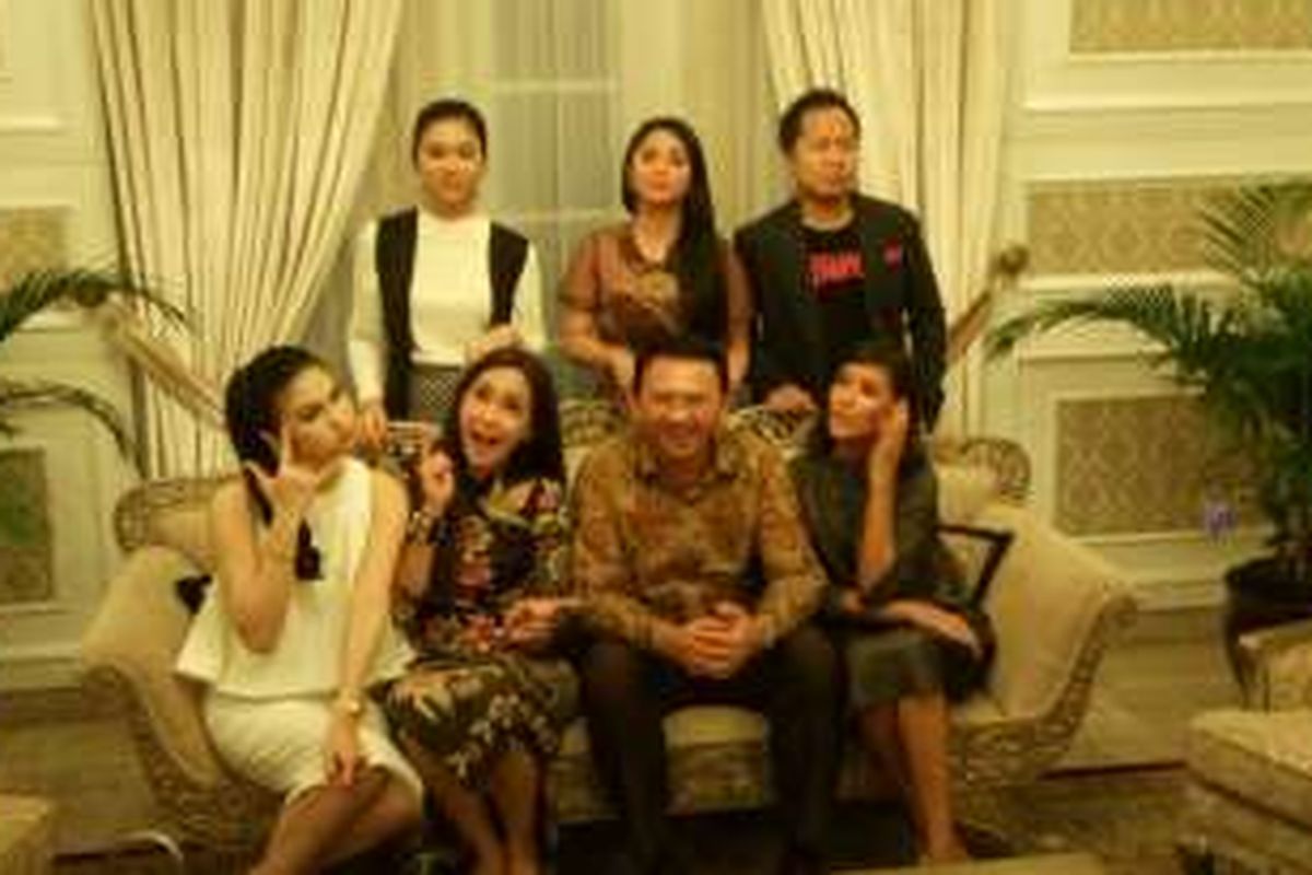 Gubernur DKI Jakarta Basuki Tjahaja Purnama mengundang sejumlah artis makan malam di rumah dinasnya, Jumat (2/9/2016).