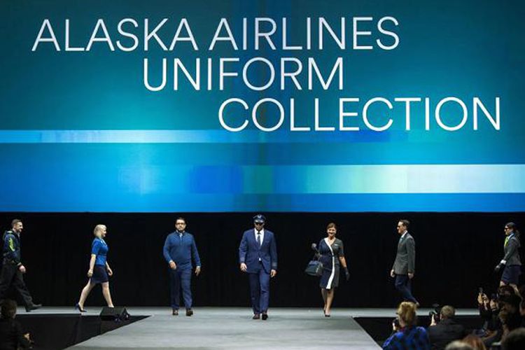 Acara peragaan busana untuk seragam pilot dan para karyawan Alaska Airlines yang digelar di dalam hanggar di Seattle, Amerika Serikat, karya desainer kenamaan Luly Yang.
