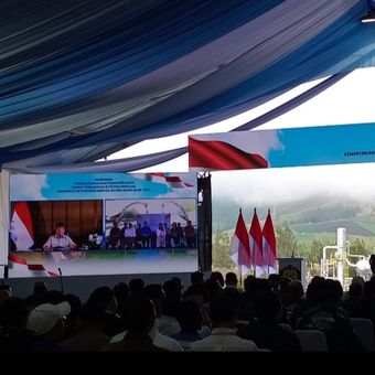 Presiden Prabowo Subianto saat meresmikan Pembangkit Listrik Tenaga Panas Bumi (PLTP) Blawan Ijen di Kabupaten Bondowoso, Jawa Timur, secara virtual Kamis (26/6/2025).