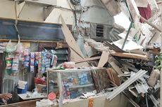 Rumah Indekos di Pancoran Roboh, 2 Orang Luka-luka Tertimpa Reruntuhan Puing