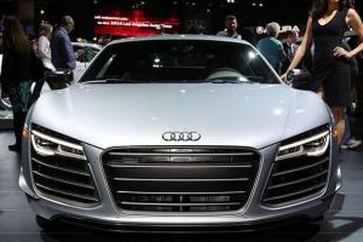 7200 Koleksi Gambar Mobil Audi R8 HD Terbaik