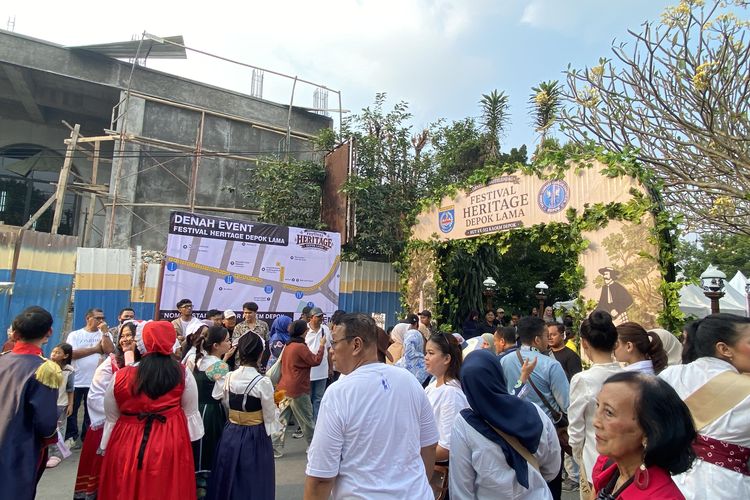 Warga Padati Festival Heritage Depok Lama, Nikmati Wisata Sejarah dan Kuliner