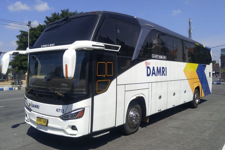Bus Damri rute Ponorogo-Surabaya