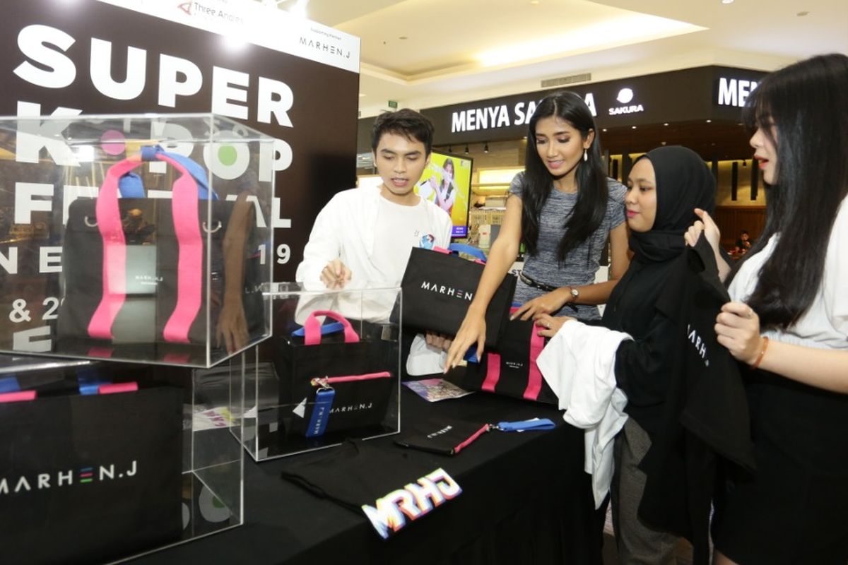 Brand tas Marhen J berkolaborasi dengan Super K-Pop Festival Indonesia 2019.