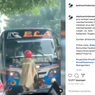Video Viral Pengendara Motor Menghadang Bus yang Ngeblong, Bijakkah?