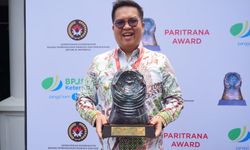 Berkomitmen Kepada Tenaga Kerja Rentan, Pemkab Kukar Diganjar Paritrana Award