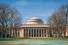 Biaya Kuliah S1-S2 di Kampus Top Dunia: MIT, Stanford, Harvard