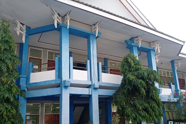 Rusak Berat Akibat Gempa M 7,7, SMP di Sikka Direlokasi Sementara