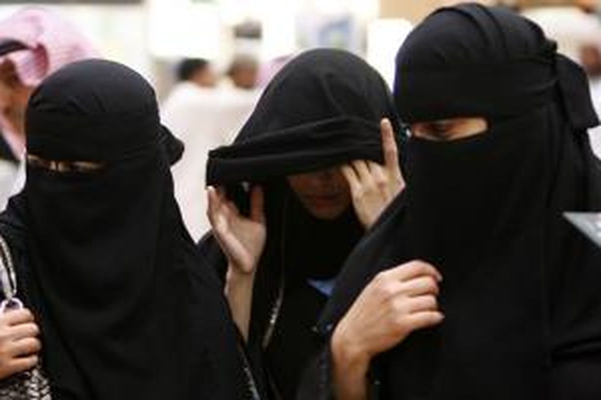 Wanita Riyadh yang berada di wilayah Arab Saudi diabadikan tahun 2010.