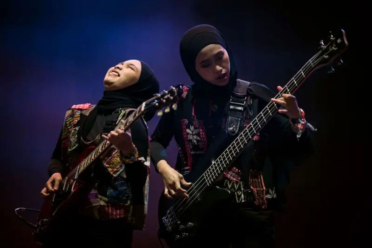 Voice of Baceprot ketika tampil di Glastonbury, 28 Juni 2024.
