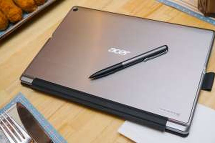 Laptop 2-in-1 fanless Acer Switch Alpha 12