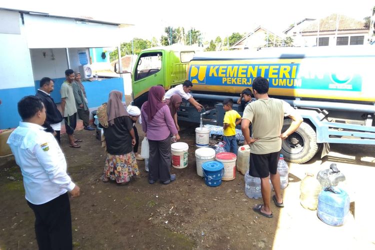 Bantuan Air Bersih Mengalir ke Tasikmalaya, Warga Terdampak Kekeringan Minta Solusi Permanen