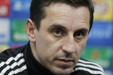 Gary Neville Bebaskan Biaya Sewa Kamar Hotelnya untuk Petugas Kesehatan Inggris