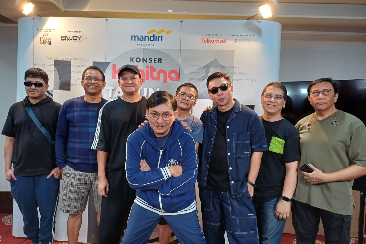 Kahitna di sela-sela latihan jelang Konser Kahitna 2 Tahun Menuju 40 di Jakarta Selatan, Kamis (12/9/2024).