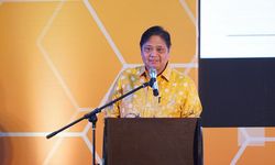Airlangga: Golkar Siap Jadi Benteng Jokowi