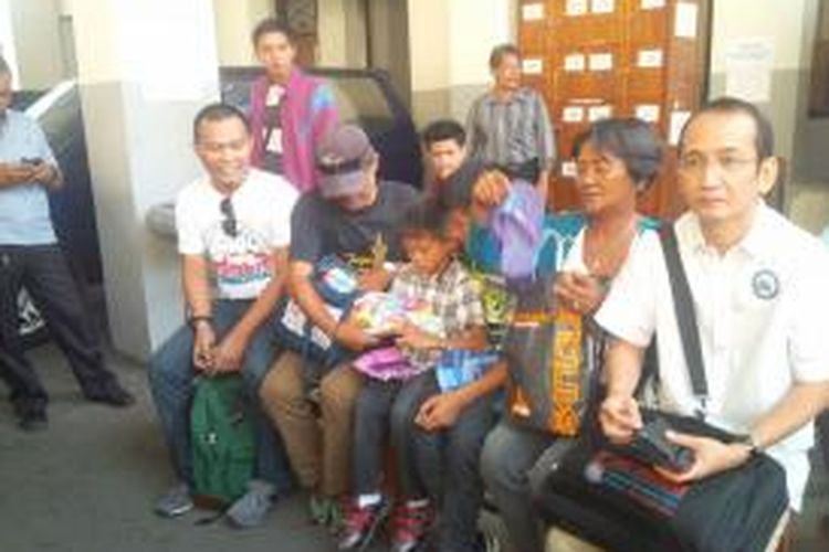 Keluarga Mary Jane Veloso saat berada di ruang tunggu lapas wirogunan
