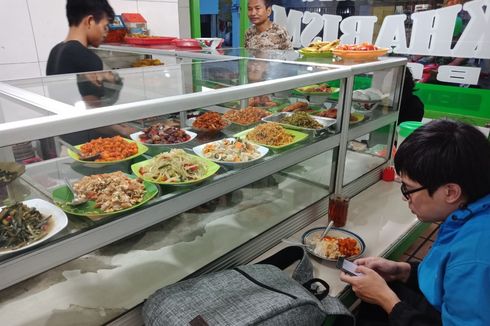 5 Makanan Favorit Pembeli saat Makan di Warteg