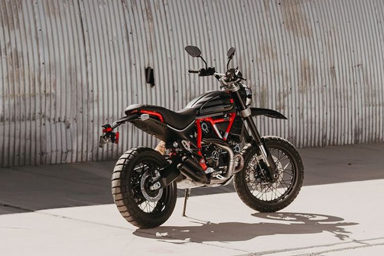 Ducati Scrambler Desert Sled Fasthouse 2021