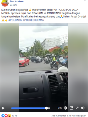 Tangkapan layar video viral anggota Satlantas Polres Sleman yang kawal ambulance pada Sabtu (11/1/2020).