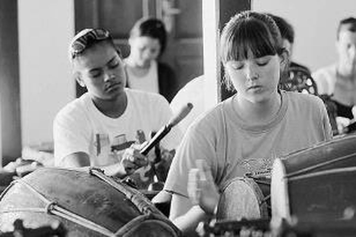 Ilustrasi: Program-program internasional yang direncanakan dengan baik mungkin menjadi kunci bagi peningkatan jumlah mahasiswa internasional tanpa kehilangan kursi yang disediakan untuk warga negara Indonesia dalam program-program S-1 reguler.