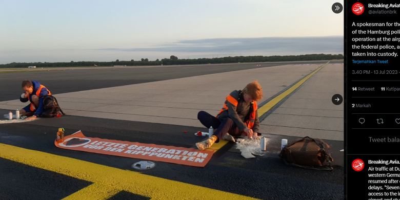 Aksi kelompok aktivis Letzte Generation yang menempel tubuh di lintasan bandara Jerman.
