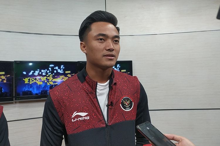 Kiper Timnas Indonesia U-22 Ernando Ari  saat ditemui di Universitas Dian Nuswantoro (Udinus) Semarang, Jawa Tengah