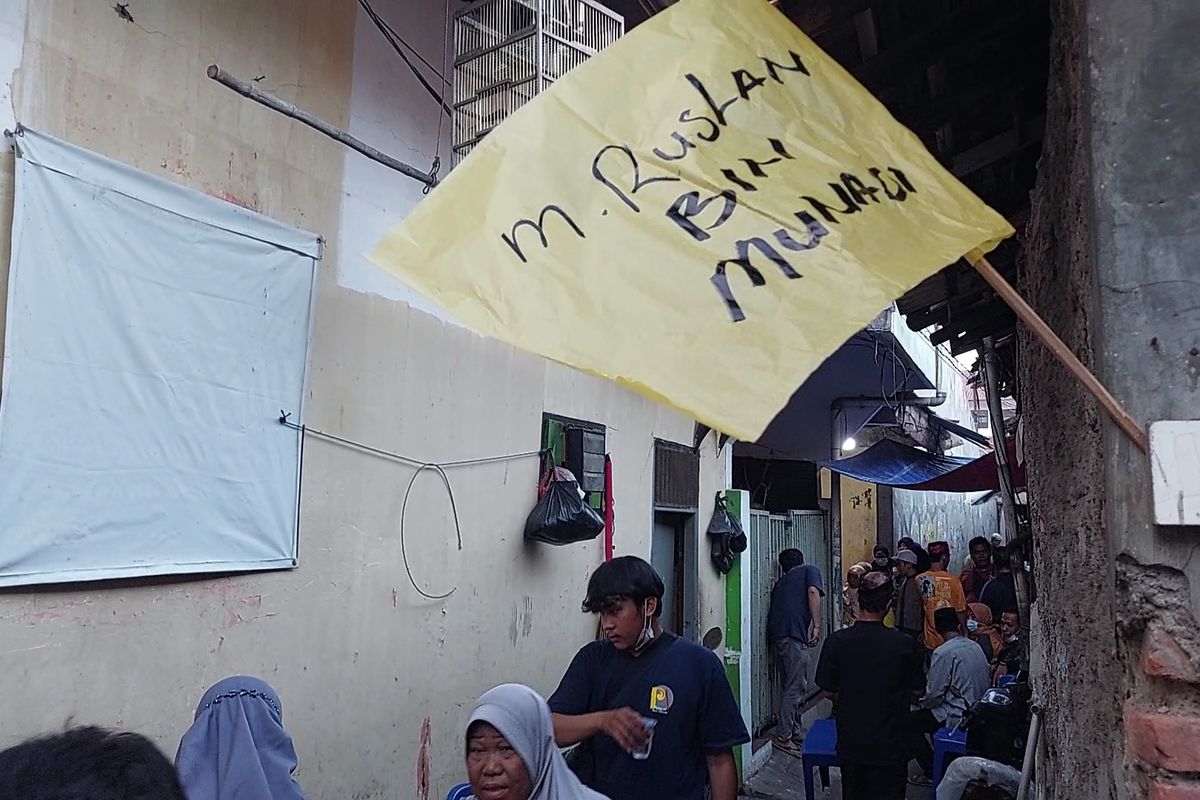 Rumah duka korban kecelakaan truk Pertamina Cibubur di Gang Nasib, Palmerah, Jakarta Barat, Selasa (19/7/2022).