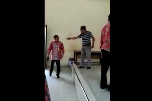 Video Viral Pria Mengamuk di Kantor Desa, Tuduh Kades Ambil Hadiah Lomba dari Presiden Jokowi